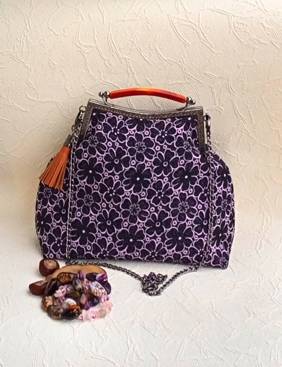 Floral Jacquard Kisslock Bag – Purple Vintage Metal Frame Handbag with Leather Tassel, Chain Strap and Top Handle Boho Purse