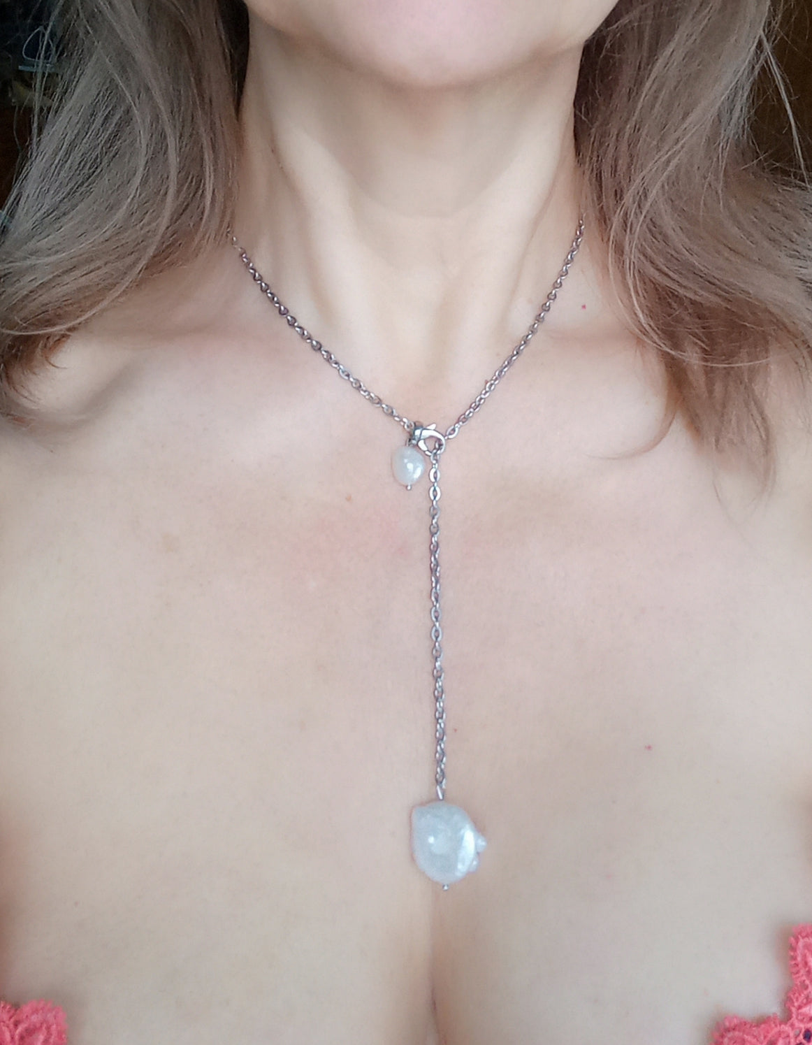 Stainless steel pearl necklace with toggle clasp