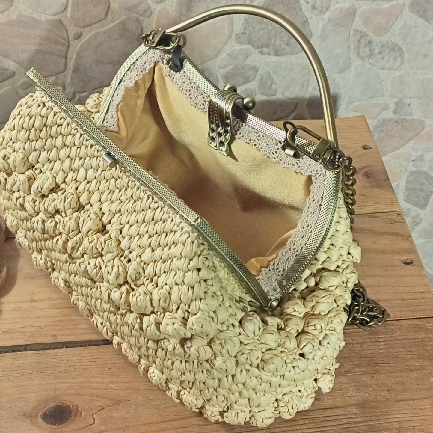 Beige crochet kisslock handbag raffia bohemian summer style
