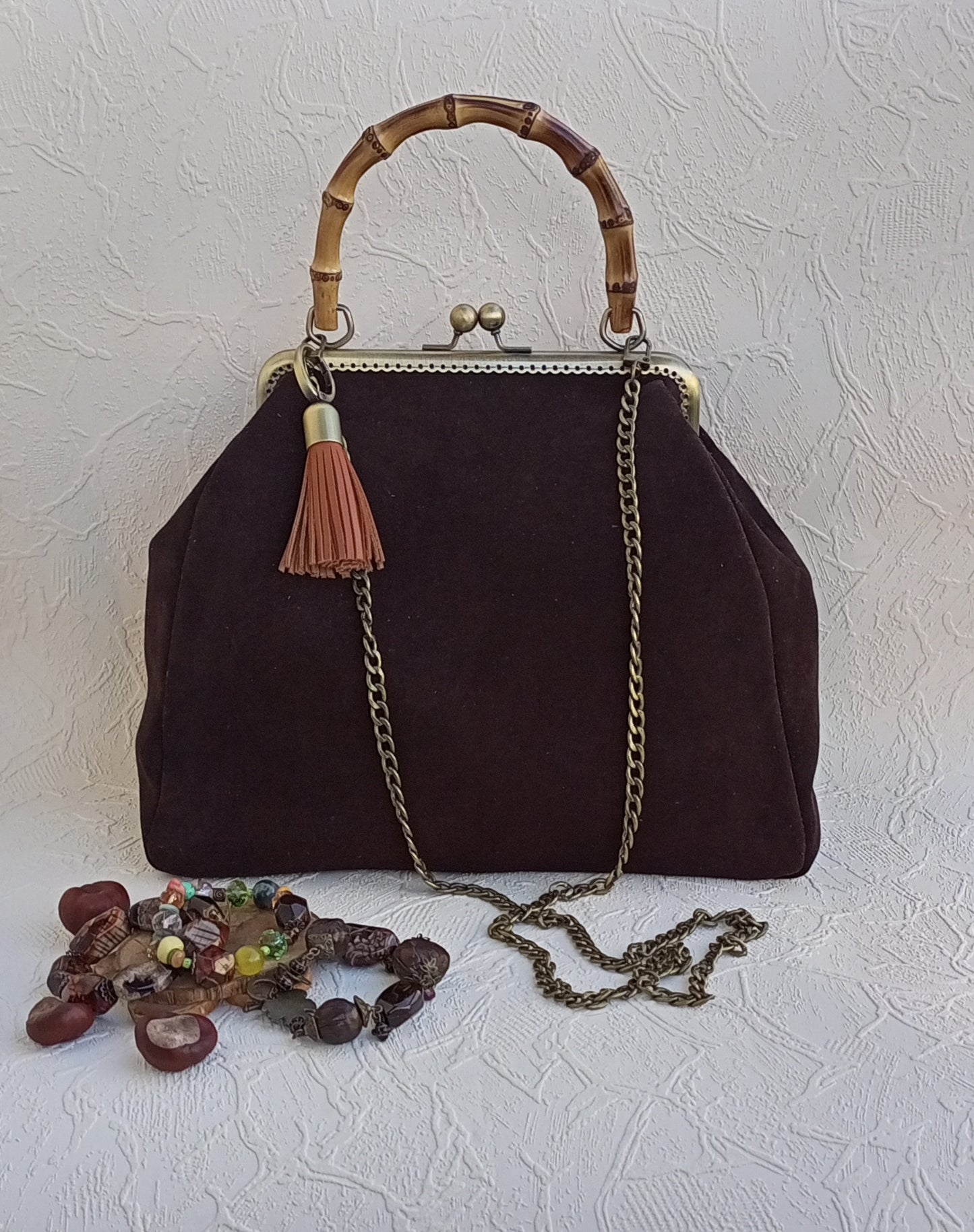 Classic kisslock handbag brown suede spacious interior