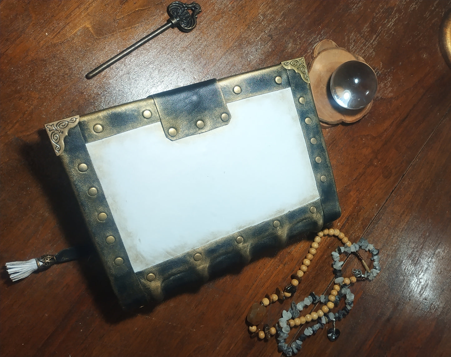 Black and White Vintage Leather Journal with Aged Paper – Handmade Medieval Notebook with Antique Lock