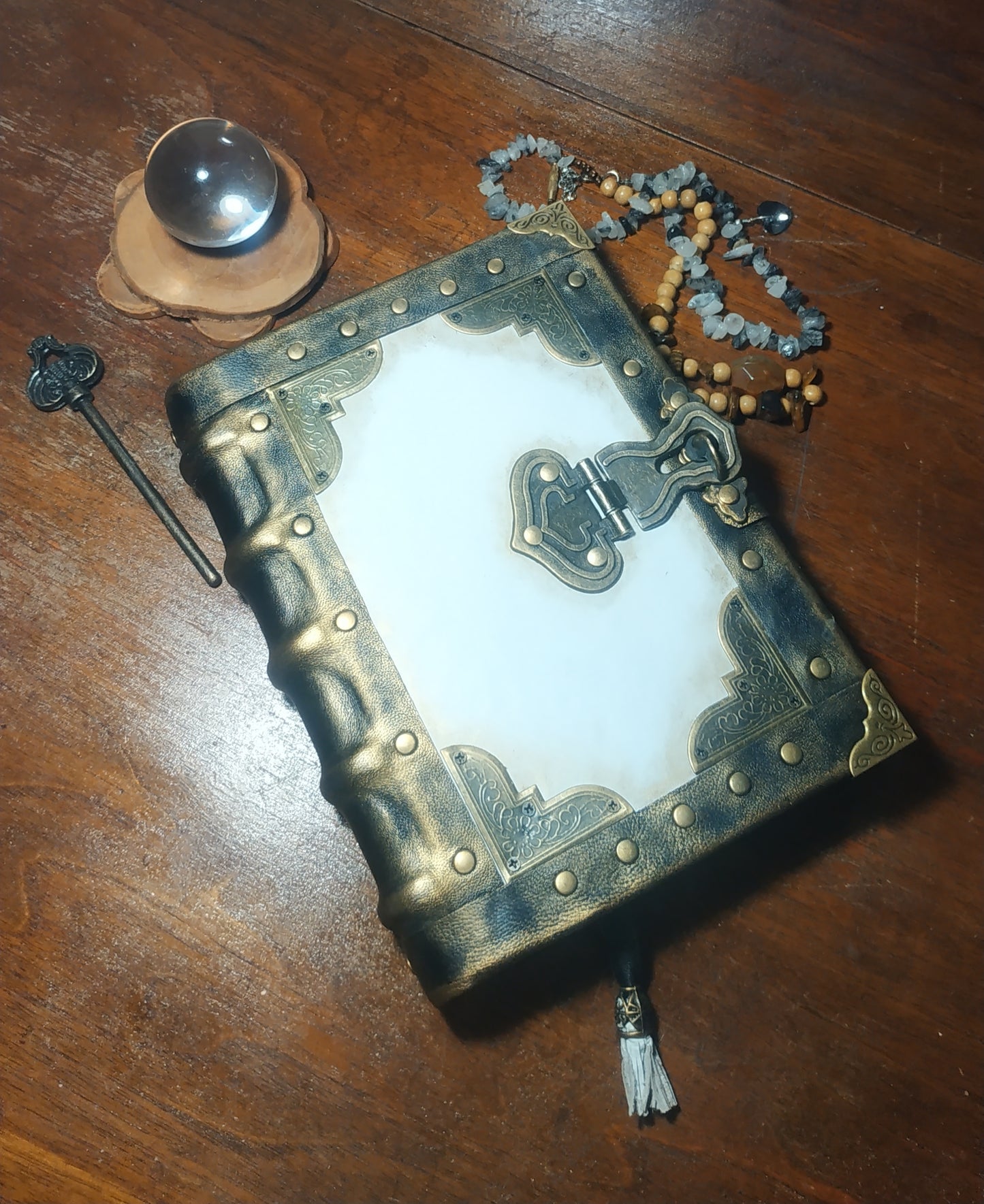 Black and White Vintage Leather Journal with Aged Paper – Handmade Medieval Notebook with Antique Lock