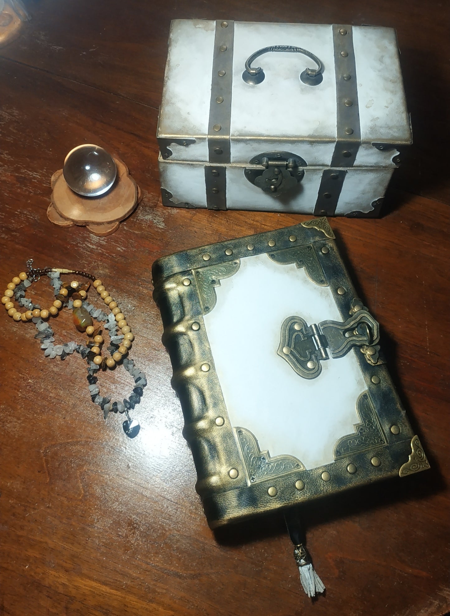 Black and White Vintage Leather Journal with Aged Paper – Handmade Medieval Notebook with Antique Lock