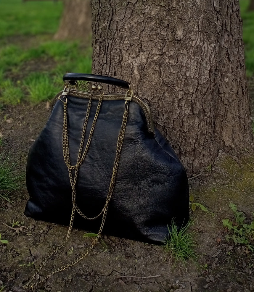 Handmade Black Leather Kisslock Bag – Vintage Clasp Frame Handbag with Chain Strap