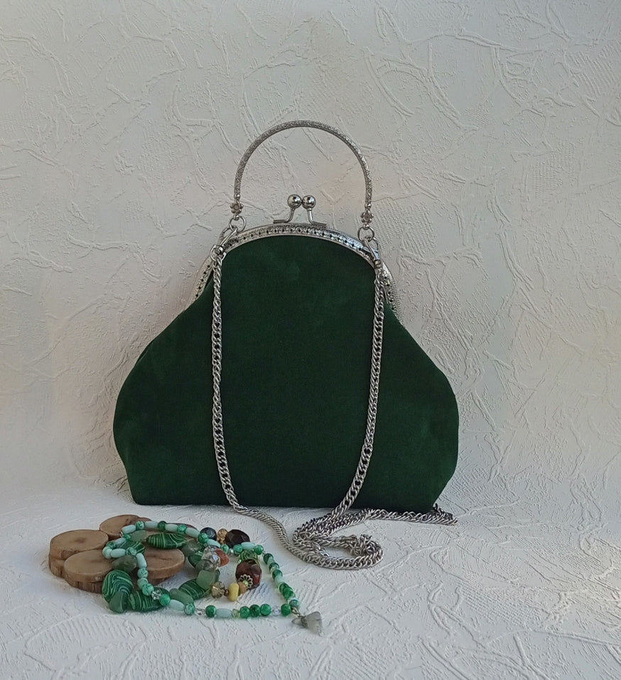 Emerald Green Suede Kisslock Bag – Vintage Leather Frame Handbag with Silver Clasp, Chain Strap Bohemian Shoulder Purse