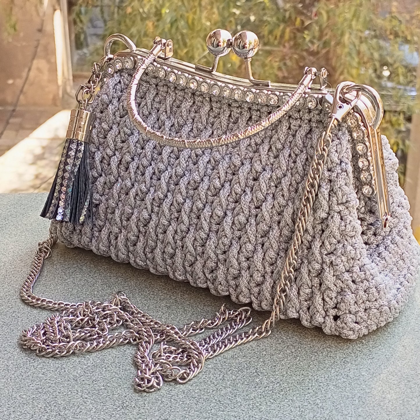 Grey Crochet Kisslock Bag – Silver Frame Wedding Clasp Purse, Elegant Lurex Evening Handbag, Bohemian Crossbody Bag