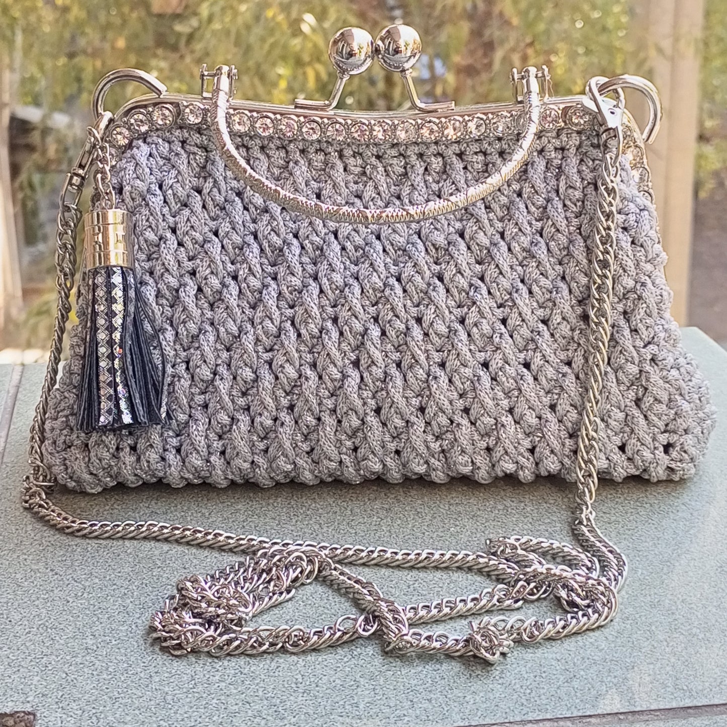 Grey Crochet Kisslock Bag – Silver Frame Wedding Clasp Purse, Elegant Lurex Evening Handbag, Bohemian Crossbody Bag