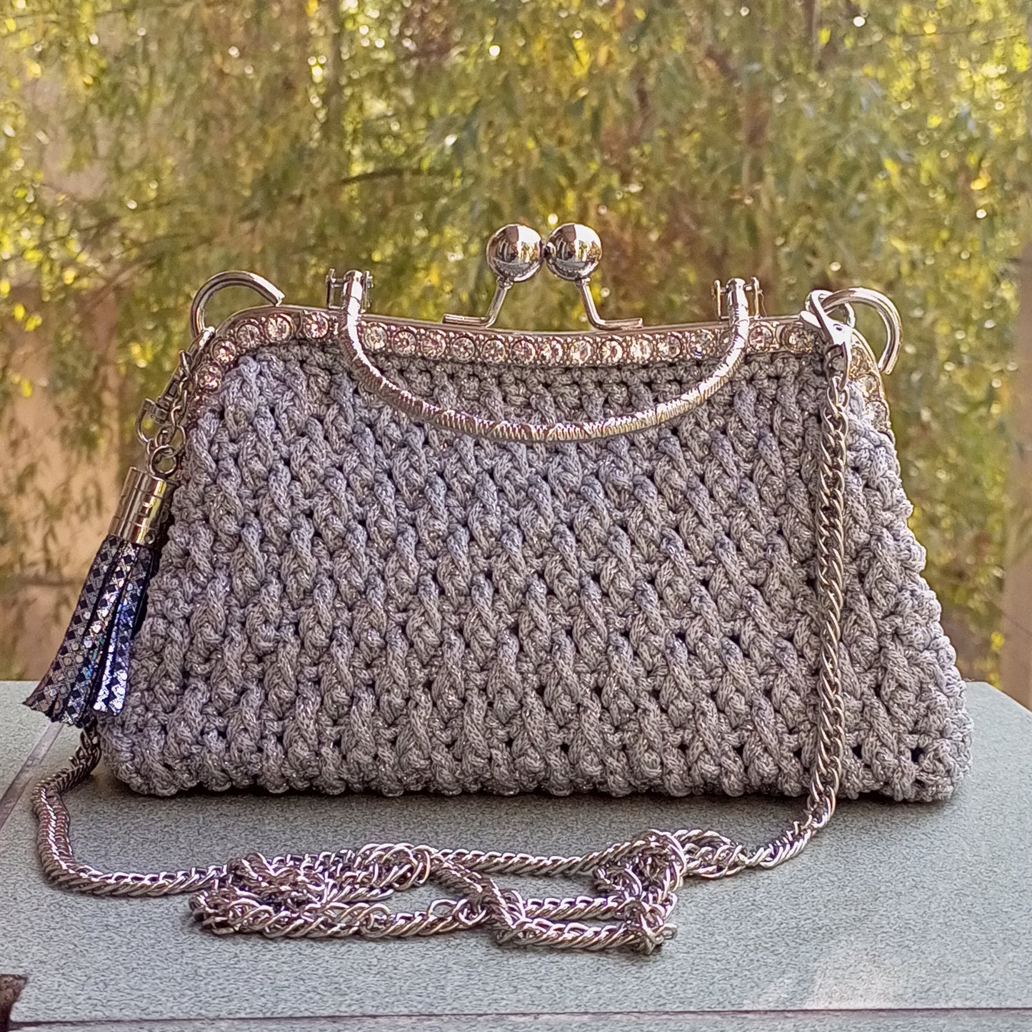Grey Crochet Kisslock Bag – Silver Frame Wedding Clasp Purse, Elegant Lurex Evening Handbag, Bohemian Crossbody Bag