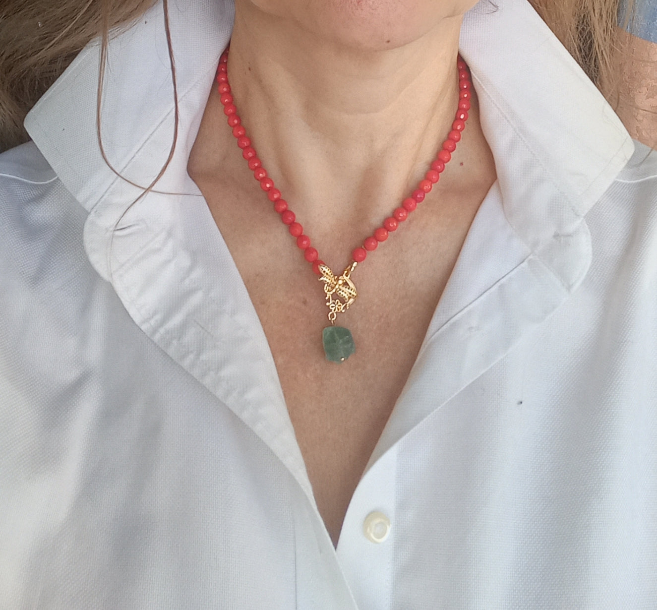 Coral Choker Necklace with Green Fluorite Charm – Red Coral Gemstone Jewelry, 14K Gold Filled Toggle Necklace, Gift for Her