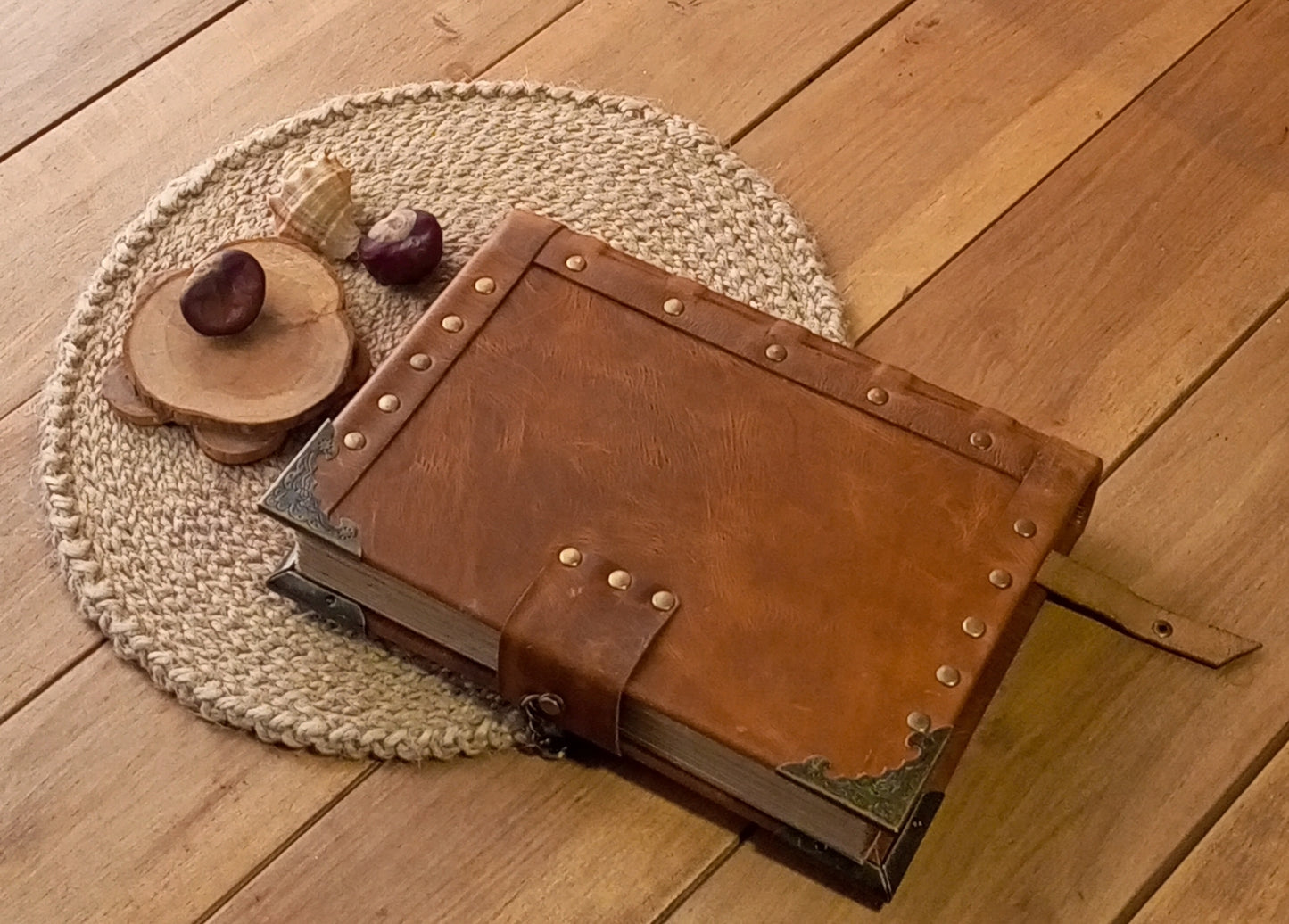 Rusty Brown Leather Journal – Handmade Vintage Grimoire Aged Brown Notebook