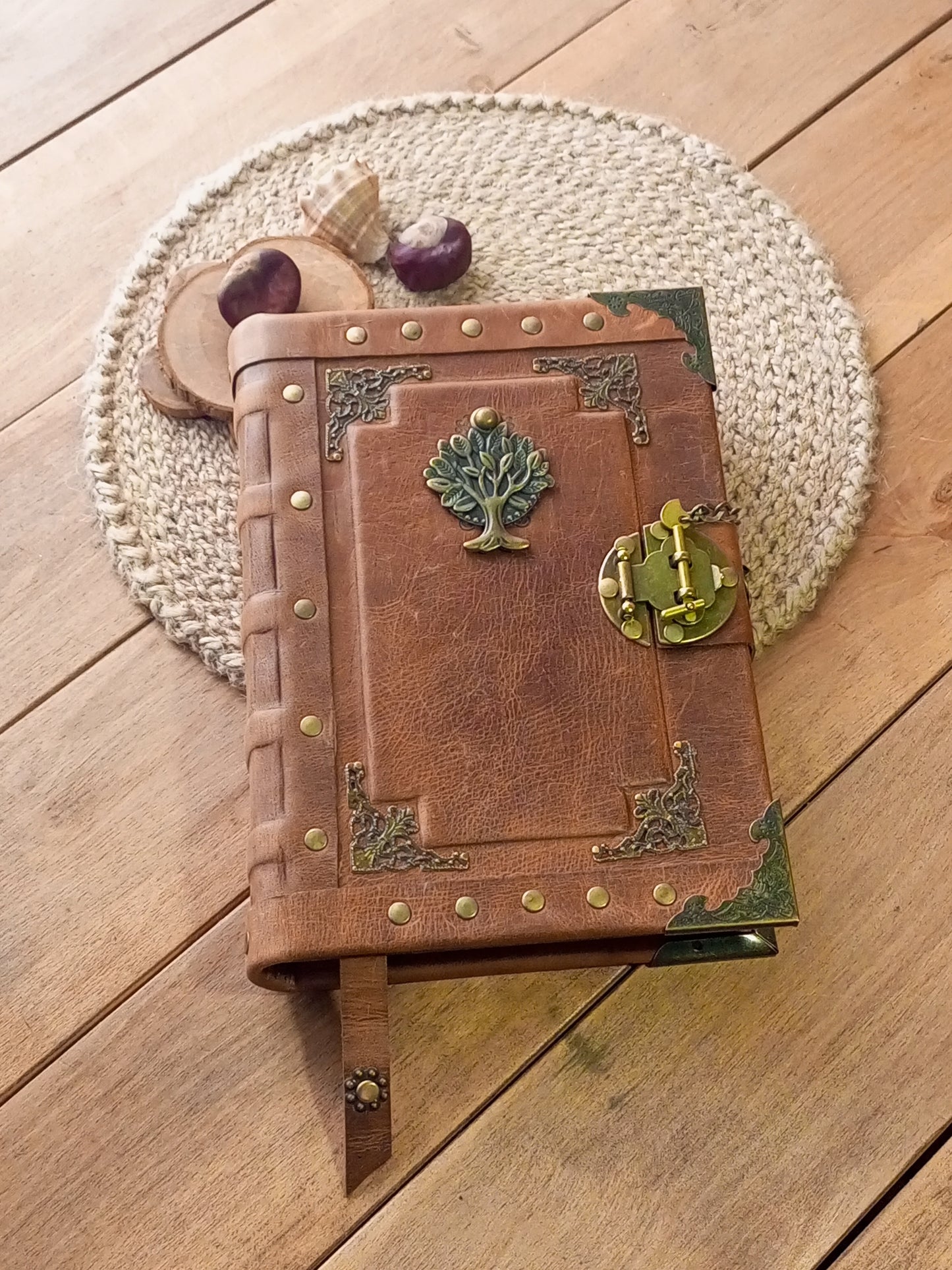 Rusty Brown Leather Journal – Handmade Vintage Grimoire Aged Brown Notebook