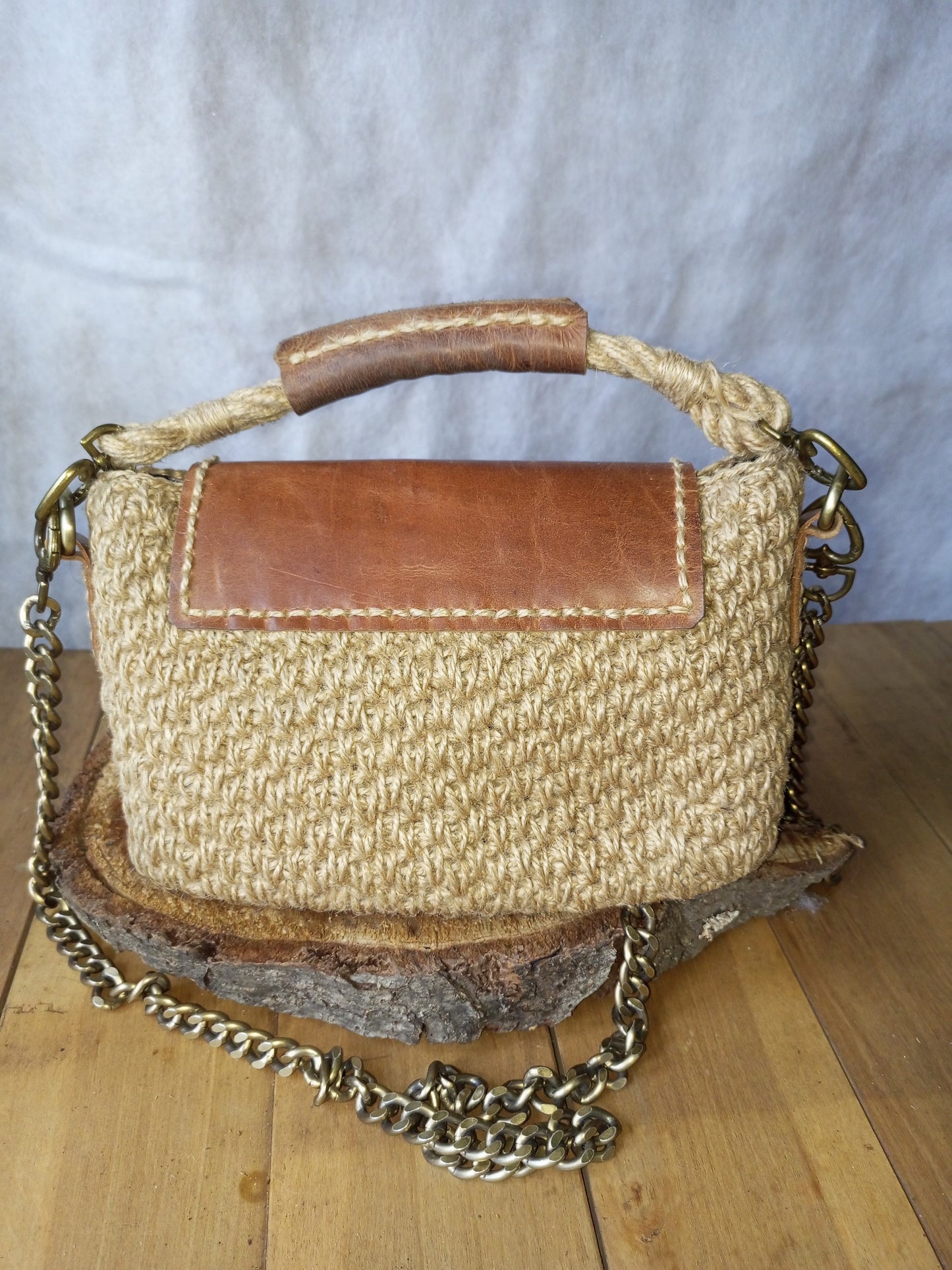 Beige Jute Crochet Bag with Leather – Handmade Boho Kisslock Purse, Vintage Brass Frame Summer Crossbody Handbag