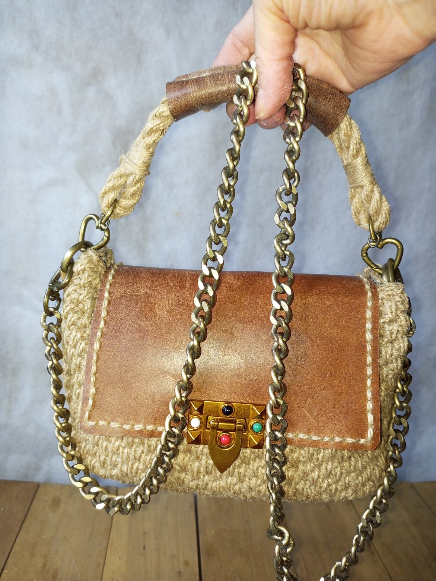 Beige Jute Crochet Bag with Leather – Handmade Boho Kisslock Purse, Vintage Brass Frame Summer Crossbody Handbag