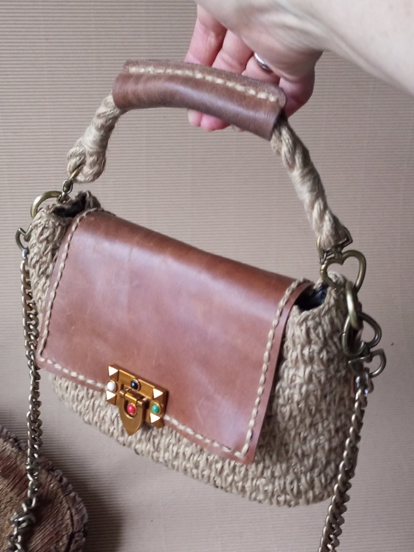 Beige Jute Crochet Bag with Leather – Handmade Boho Kisslock Purse, Vintage Brass Frame Summer Crossbody Handbag