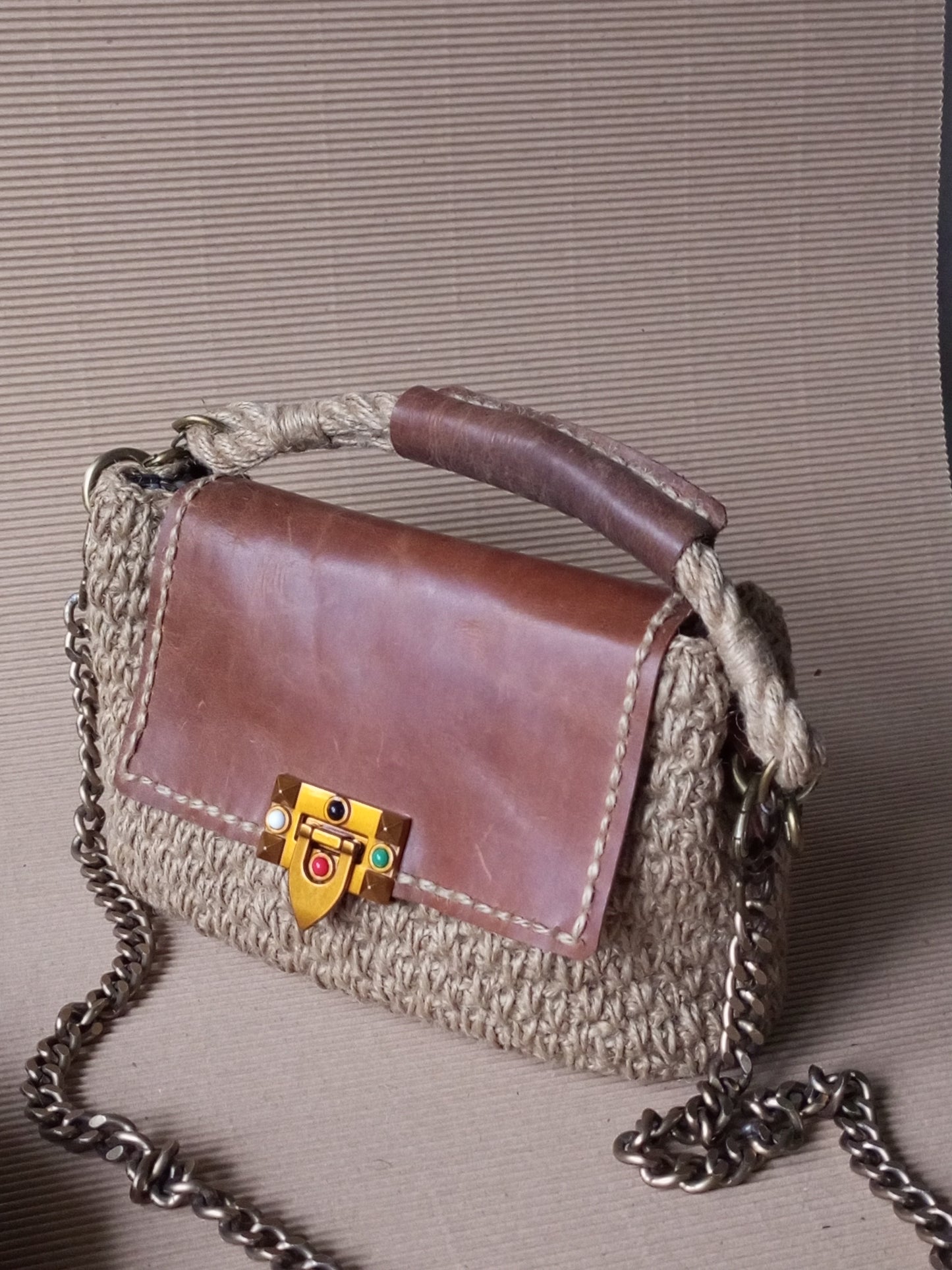Beige Jute Crochet Bag with Leather – Handmade Boho Kisslock Purse, Vintage Brass Frame Summer Crossbody Handbag