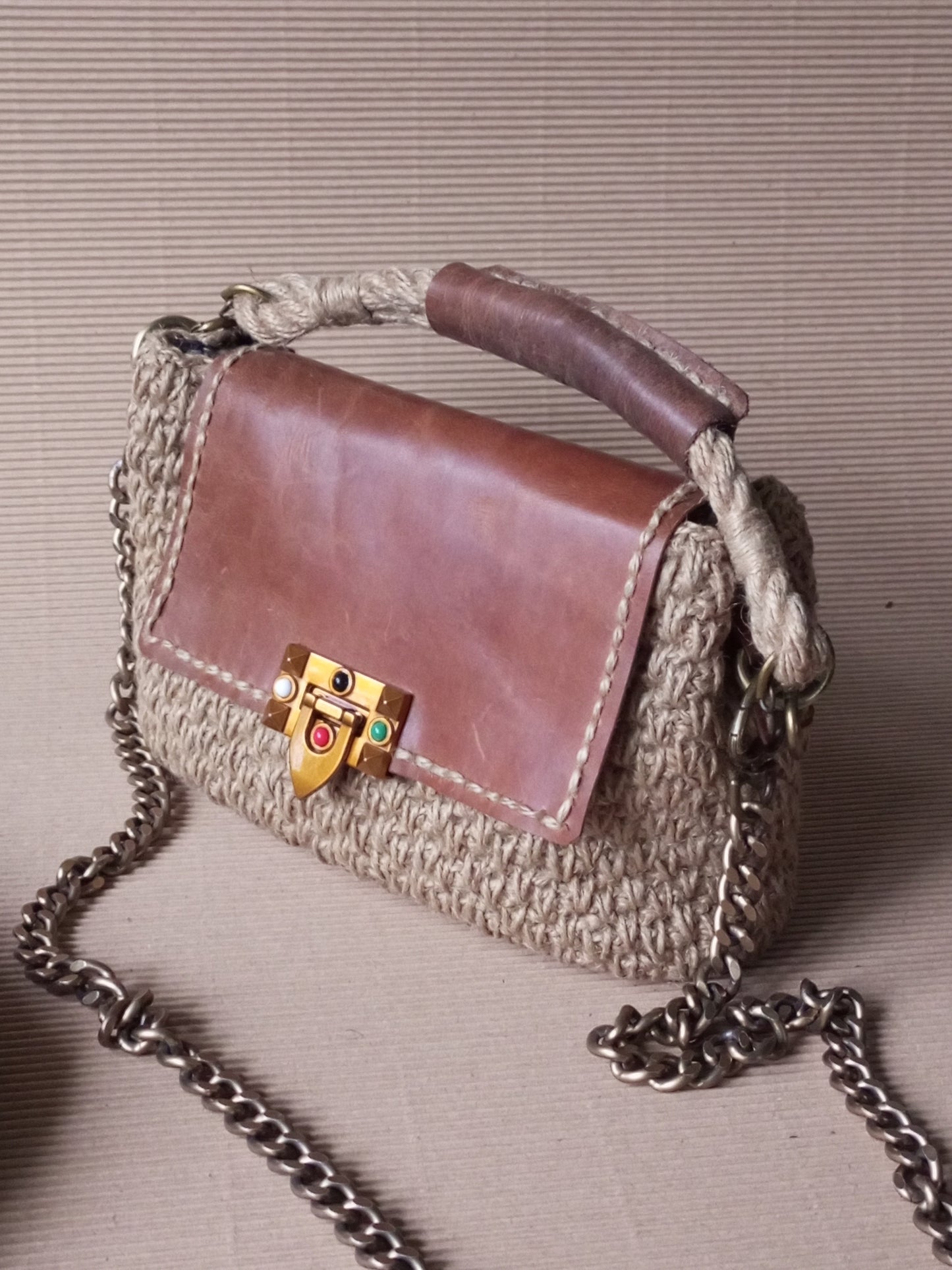Beige Jute Crochet Bag with Leather – Handmade Boho Kisslock Purse, Vintage Brass Frame Summer Crossbody Handbag