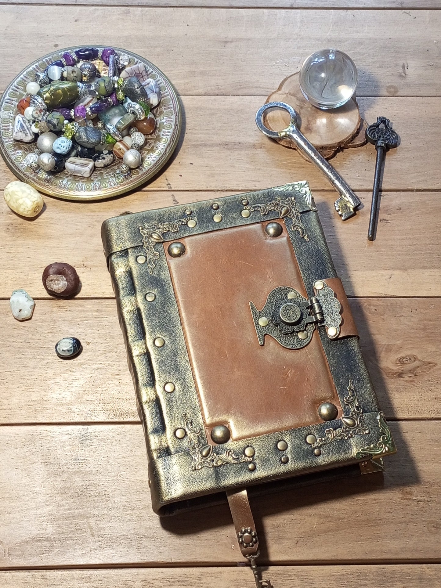 Handmade Gothic Leather Journal – Aged Black & Rusty Grimoire Notebook with Antique Lock