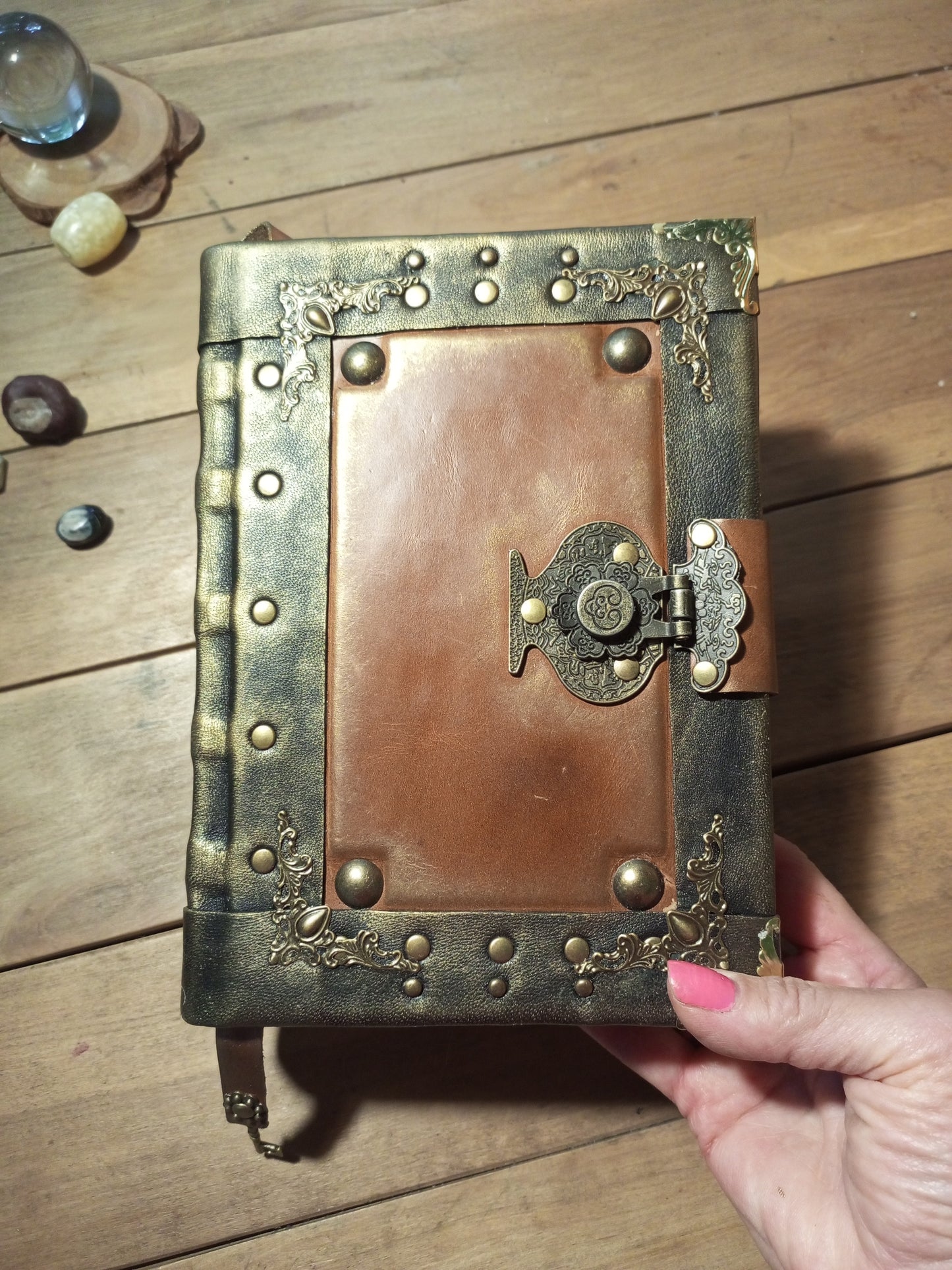 Handmade Gothic Leather Journal – Aged Black & Rusty Grimoire Notebook with Antique Lock