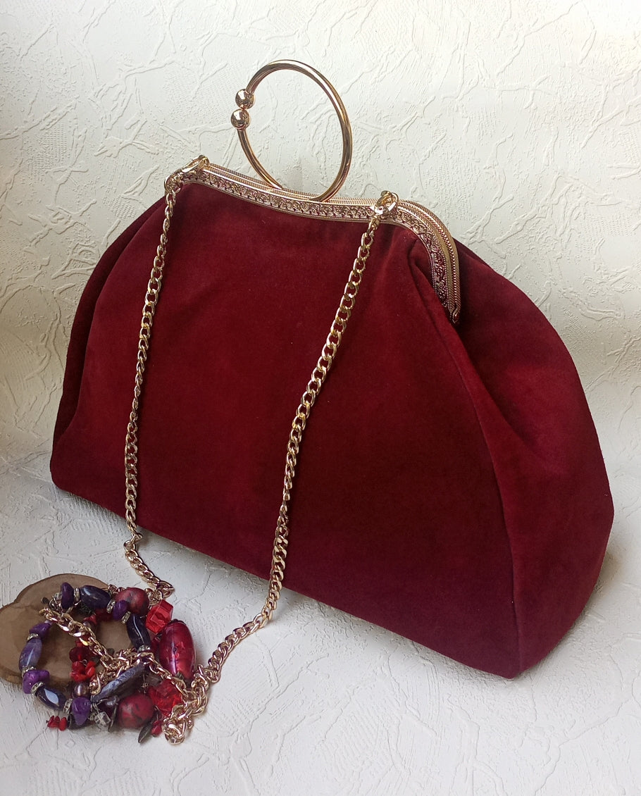 Bordeaux Suede Kisslock Bag – Bohemian Vintage Handbag with Gold Frame and Chain Strap