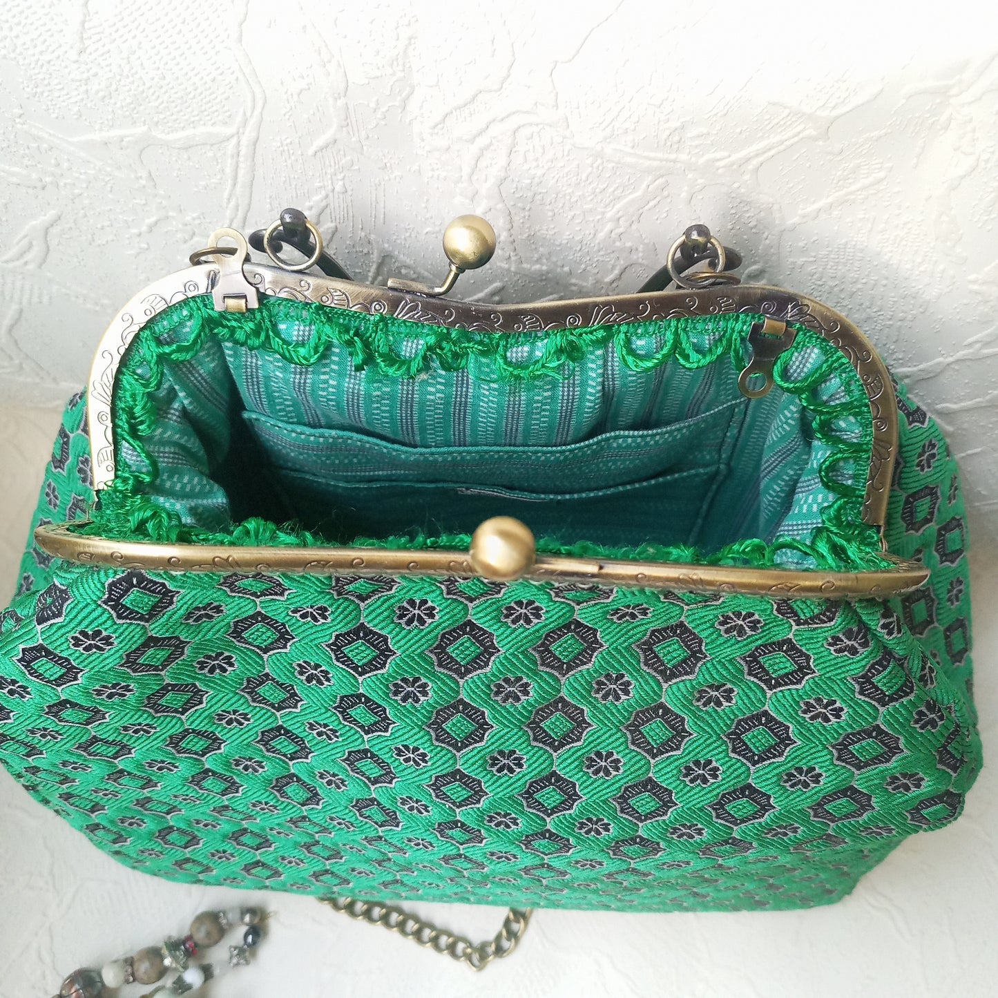 Emerald Green Bohemian Kisslock Bag – Jacquard Fabric Handbag with Chain Strap, Vintage Purse                                                                                                                                                   Frame Purse