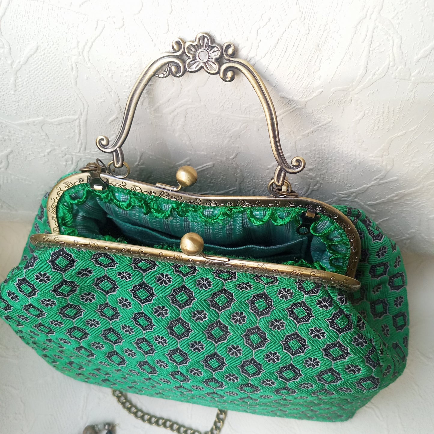 Emerald Green Bohemian Kisslock Bag – Jacquard Fabric Handbag with Chain Strap, Vintage Purse                                                                                                                                                   Frame Purse