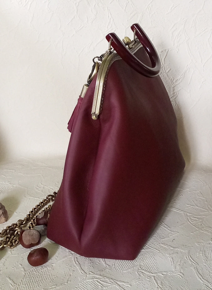 Vintage Bordeaux Leather Kisslock Bag – Genuine Wine Leather Frame Handbag with Bronze Clasp and Removable Chain Strap