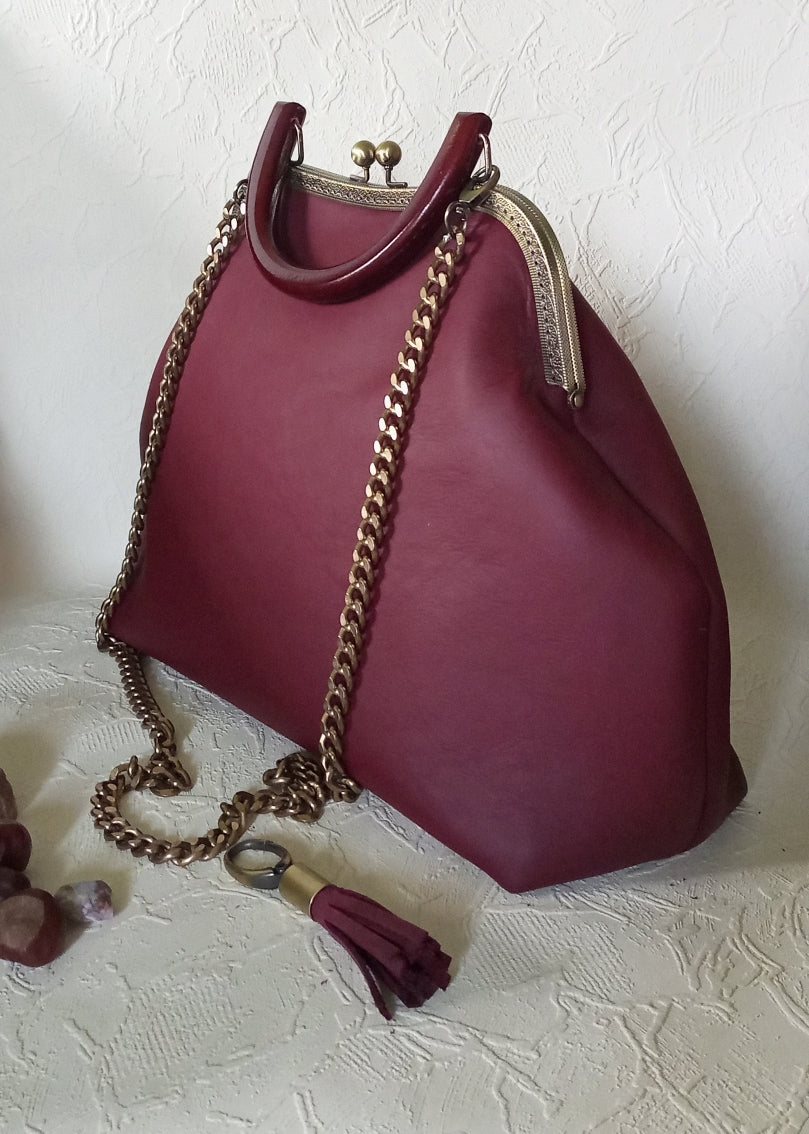 Vintage Bordeaux Leather Kisslock Bag – Genuine Wine Leather Frame Handbag with Bronze Clasp and Removable Chain Strap