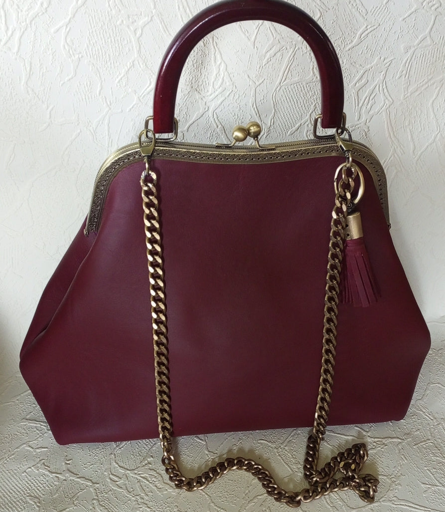 Vintage Bordeaux Leather Kisslock Bag – Genuine Wine Leather Frame Handbag with Bronze Clasp and Removable Chain Strap