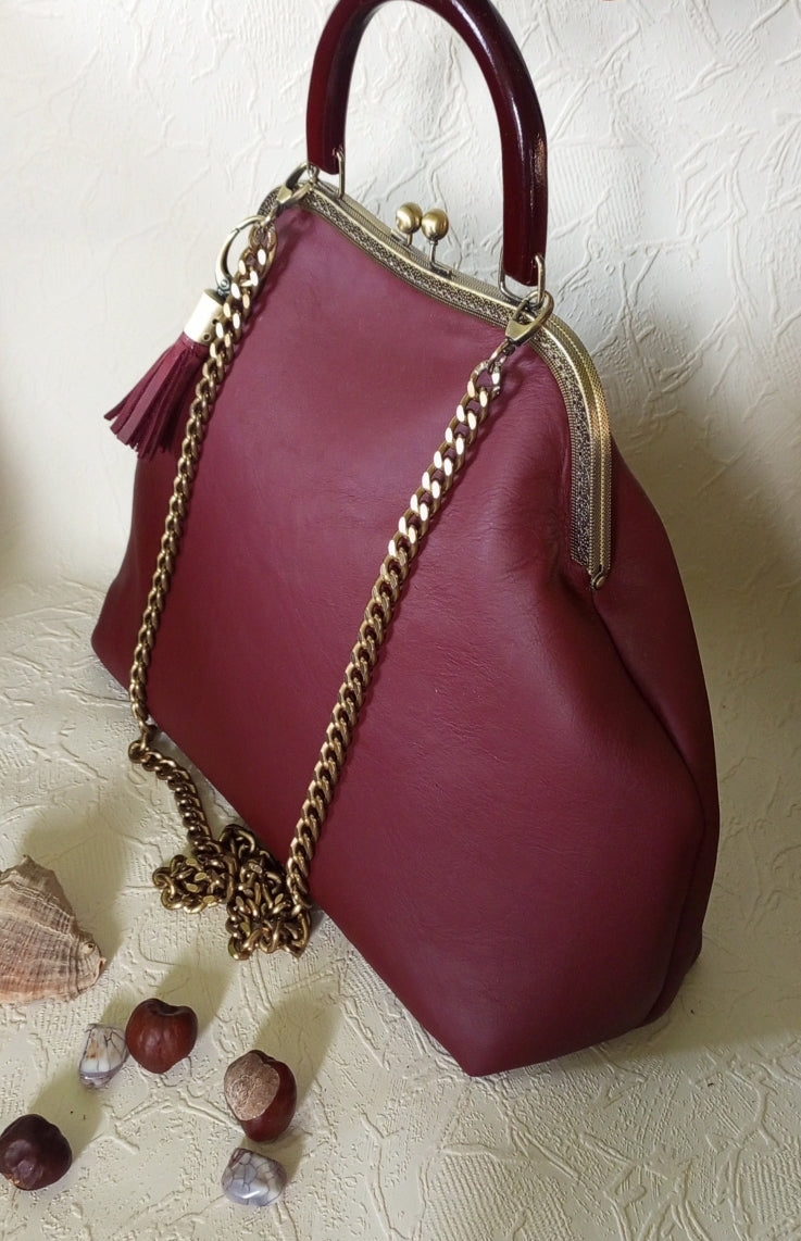 Vintage Bordeaux Leather Kisslock Bag – Genuine Wine Leather Frame Handbag with Bronze Clasp and Removable Chain Strap