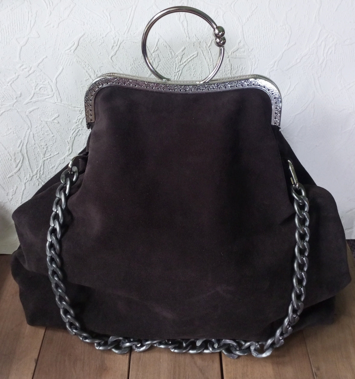 Brown Suede Kisslock Bag – Vintage Chocolate Leather Frame Handbag with Brass Clasp, Bohemian Chain Shoulder Purse