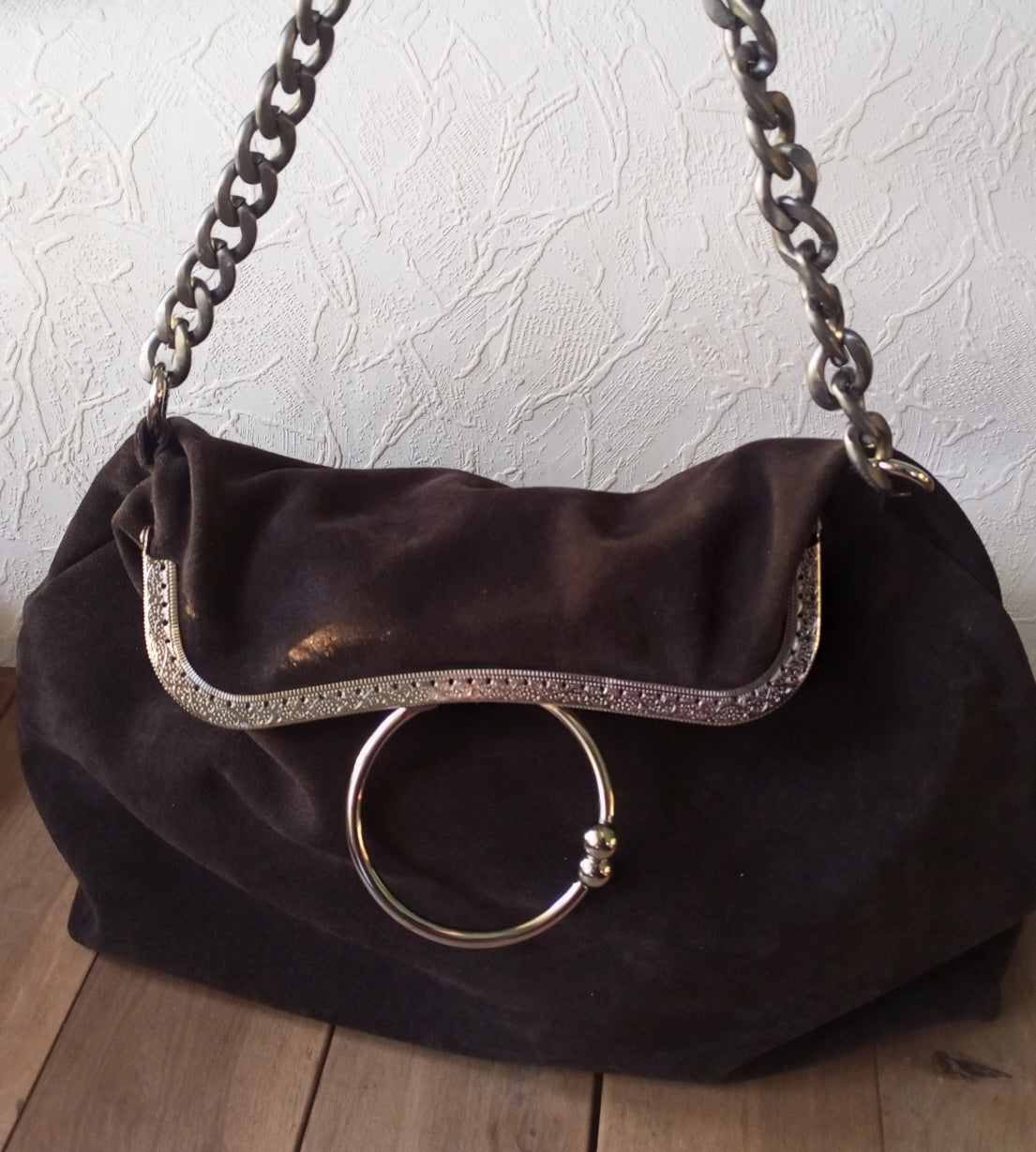 Brown Suede Kisslock Bag – Vintage Chocolate Leather Frame Handbag with Brass Clasp, Bohemian Chain Shoulder Purse