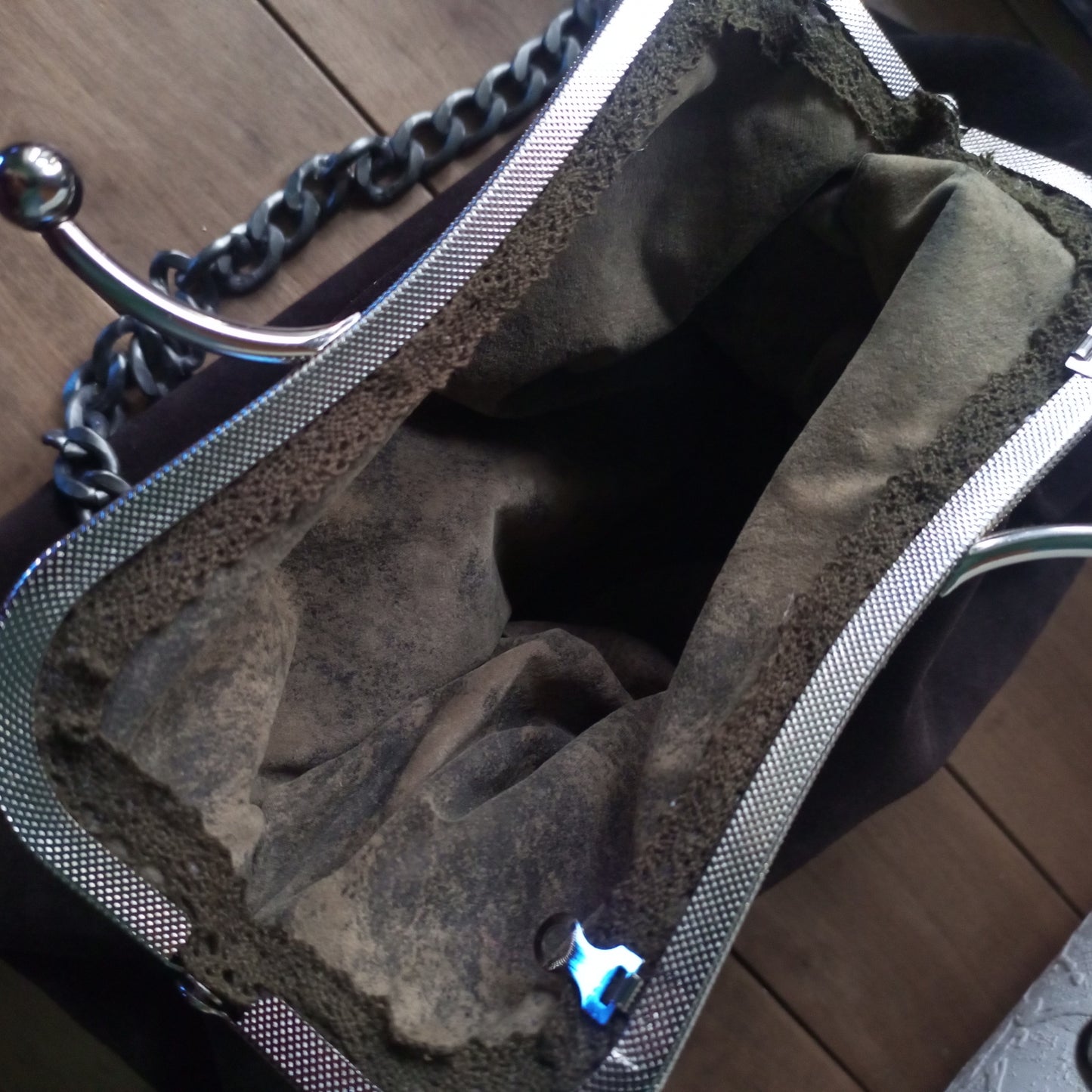Brown Suede Kisslock Bag – Vintage Chocolate Leather Frame Handbag with Brass Clasp, Bohemian Chain Shoulder Purse