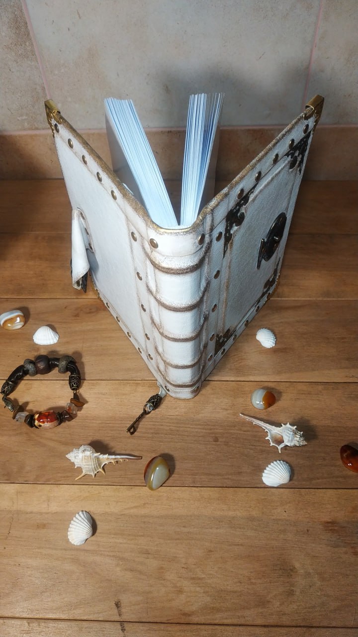 White Leather Journal with Antique Lock – Handmade Vintage Blank Notebook, Book of Shadows