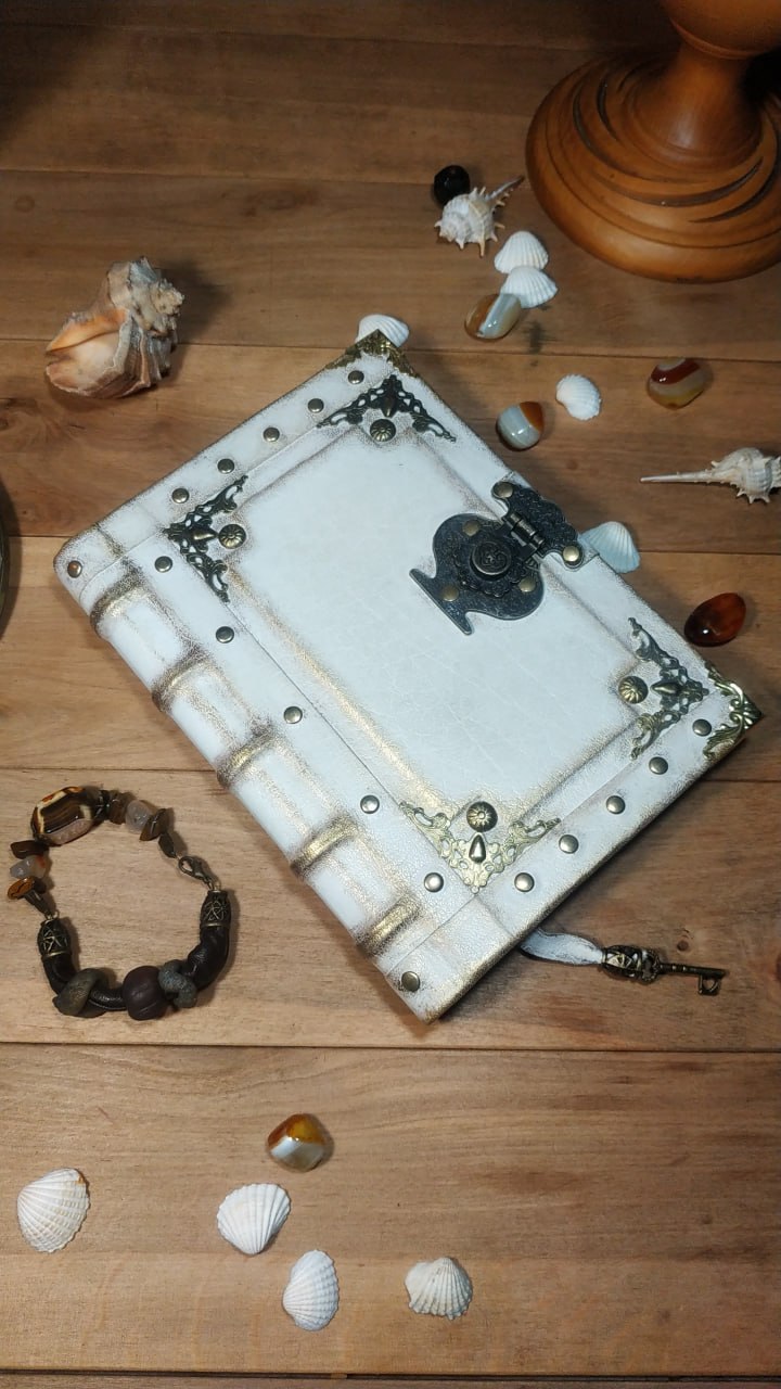 White Leather Journal with Antique Lock – Handmade Vintage Blank Notebook, Book of Shadows
