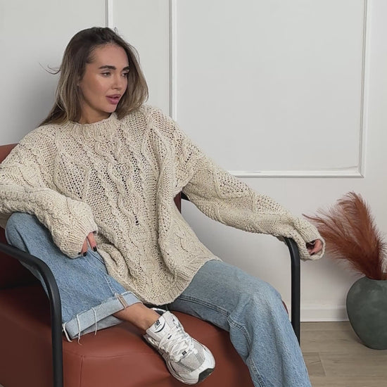 Video of oversized alpaca knit jumper ivory cozy winter knitwear