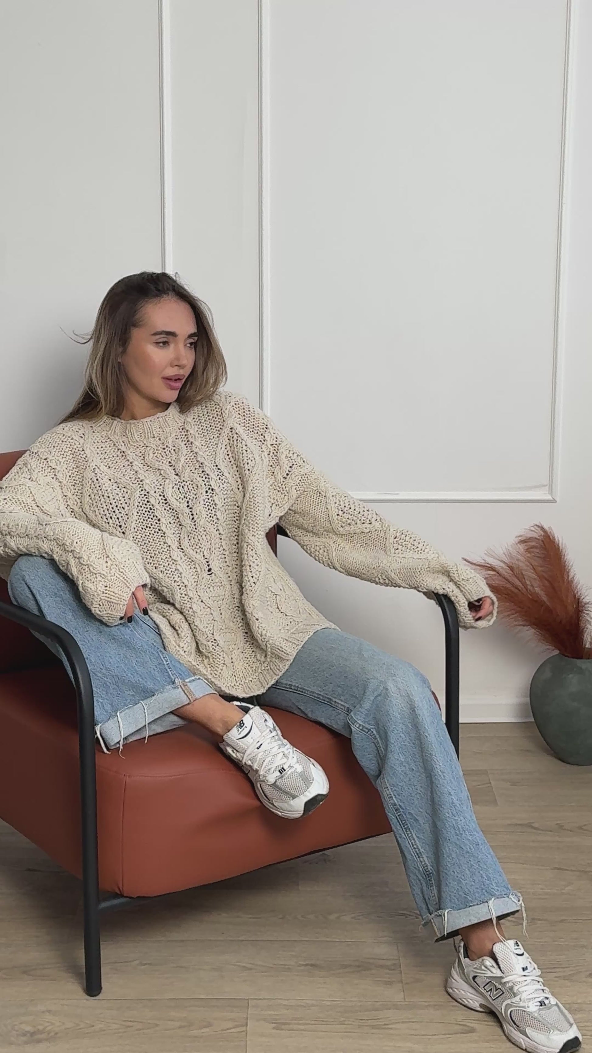 Video of oversized alpaca knit jumper ivory cozy winter knitwear